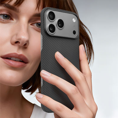 Niestandardowa okładka mobilna z włókna węglowego Aramid z ramką metalową dla iPhone'a 17 Pro Max